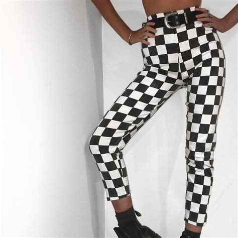 womens checkered pants outfit